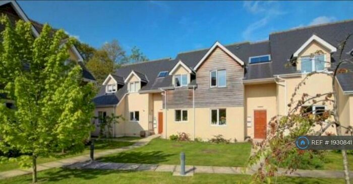 2 Bedroom Flat To Rent In Priory View, Exeter, EX4