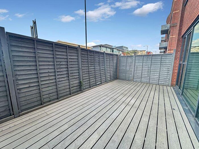 2 Bedroom Flat To Rent In Chesterfield House, Bath Road, Slough, SL1