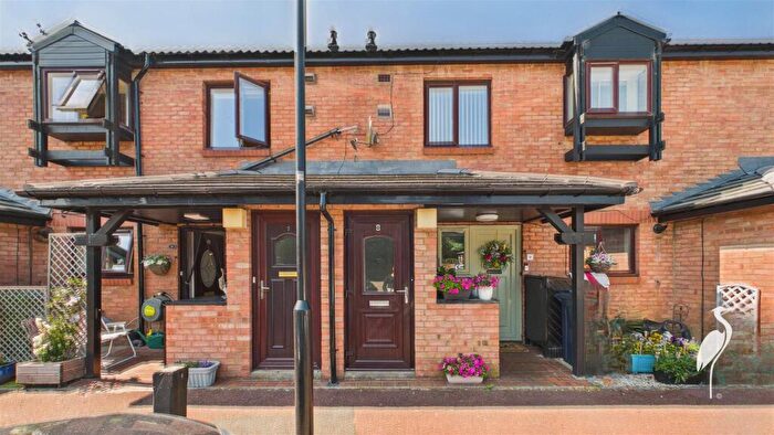 1 Bedroom Flat For Sale In Plane Tree Court, Doxford Rise, Sunderland, SR3