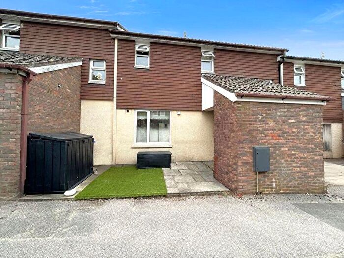 3 Bedroom Terraced House For Sale In Quetta Park, Church Crookham, GU52