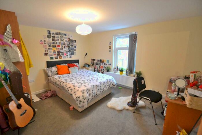 6 Bedroom Terraced House To Rent In Donnington Gardens, Reading, RG1