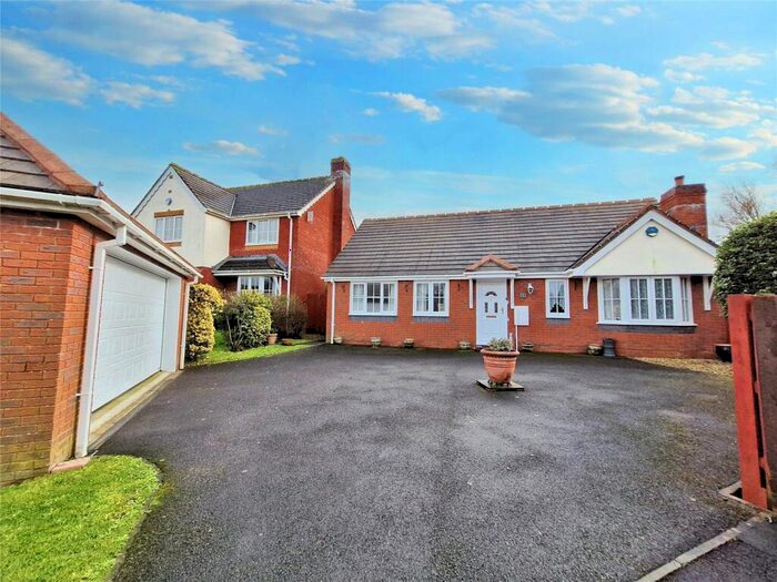 3 Bedroom Bungalow For Sale In Chinston Close, Awliscombe, Honiton, Devon, EX14