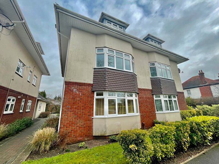 1 Bedroom Flat To Rent In Lowther Road, Charminster (), P07