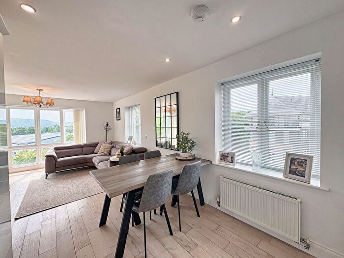 2 Bedroom Flat For Sale In Meadow Bank, Llandarcy, SA10