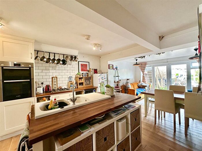 4 Bedroom Terraced House For Sale In Athelstan Road, Hastings, TN35