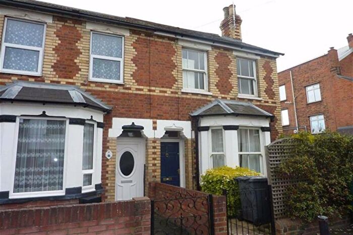 2 Bedroom Terraced House For Sale In Lynmouth Road, Reading, RG1