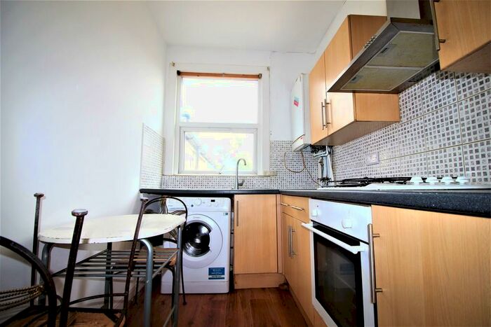 1 Bedroom Flat To Rent In Hoe Street, Walthamstow, E17