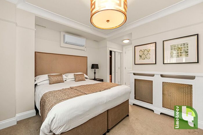 3 Bedroom Flat To Rent In Prince Of Wales Terrace, London, W8