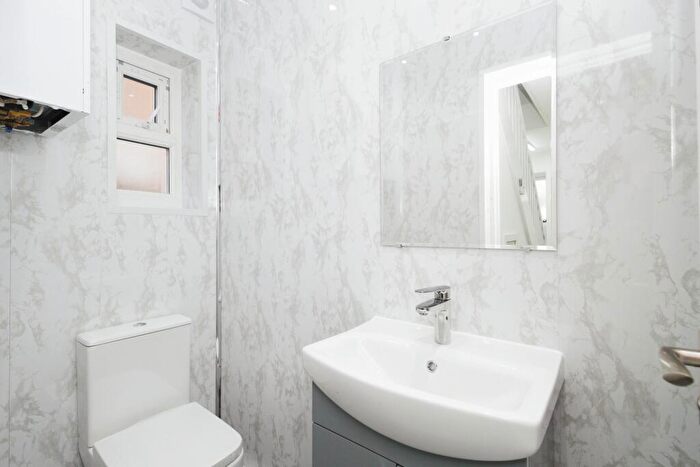 4 Bedroom Semi-Detached House To Rent In Ashdene Road, Withington, M20