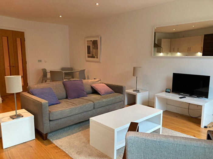 2 Bedroom Flat To Rent In / Brandfield Street, Edinburgh, EH3