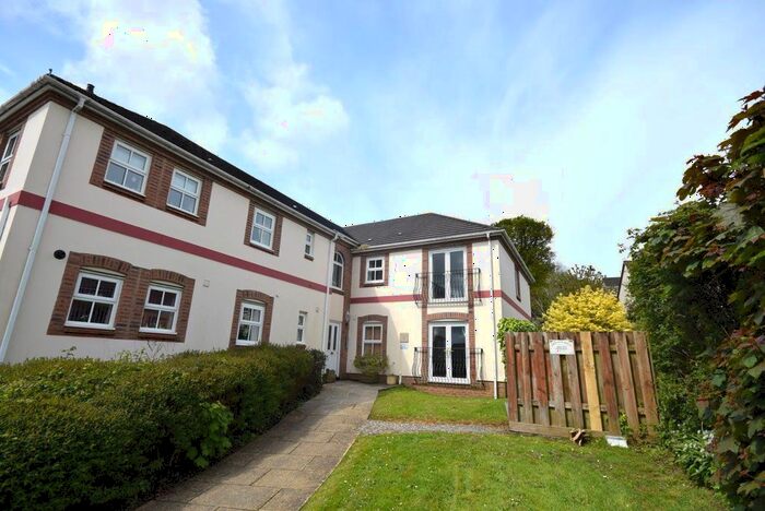 2 Bedroom Flat To Rent In Marlen Court, Bideford, Devon, EX39