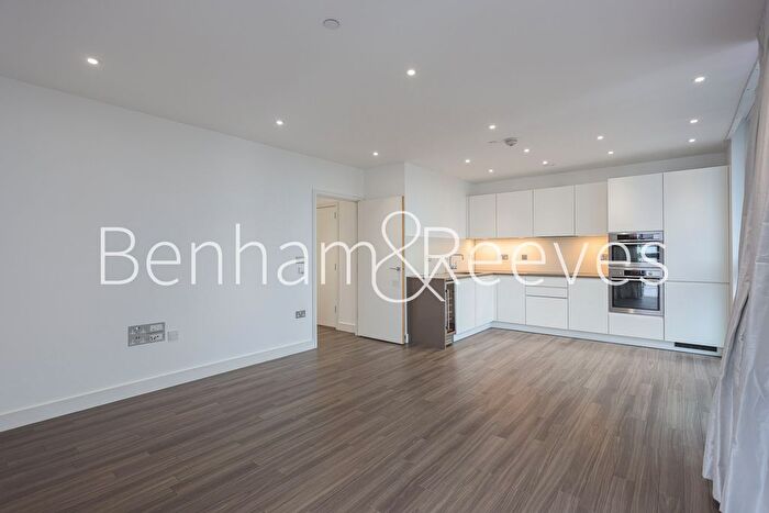 2 Bedroom Flat To Rent In Hebden Place, Nine Elms, SW8