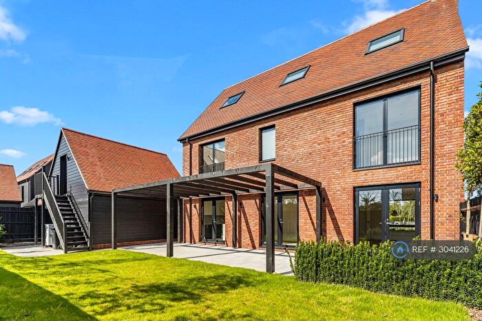 5 Bedroom Detached House To Rent In Barons Drive, Alfold, Cranleigh, GU6