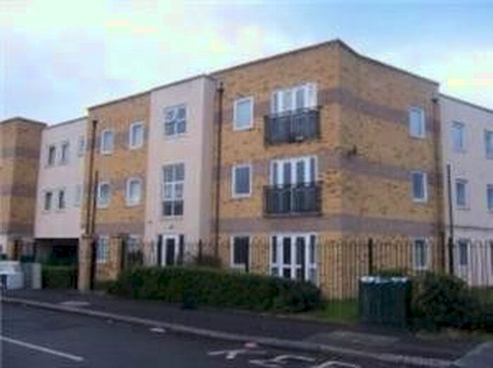 2 Bedroom Flat To Rent In Luton Road, Plaistow, E13