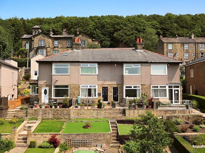 2 Bedroom Terraced House For Sale In Fenny Royd, Hipperholme, HX3