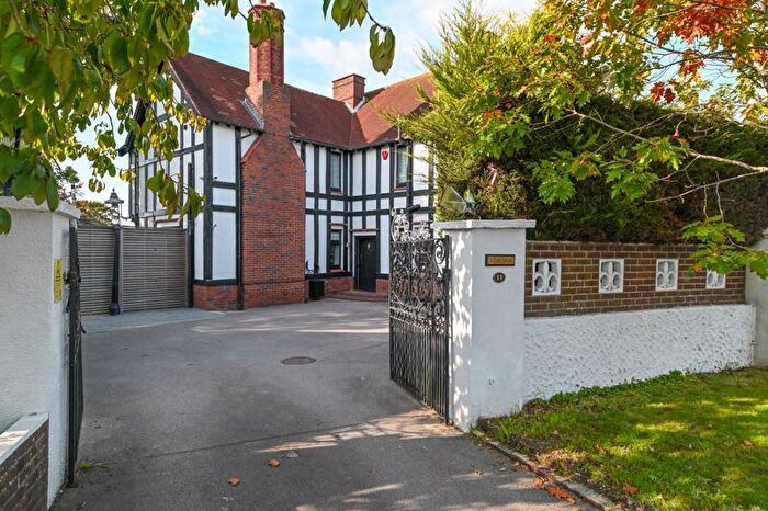 5 Bedroom Detached House For Sale In London Road, Widley, PO7