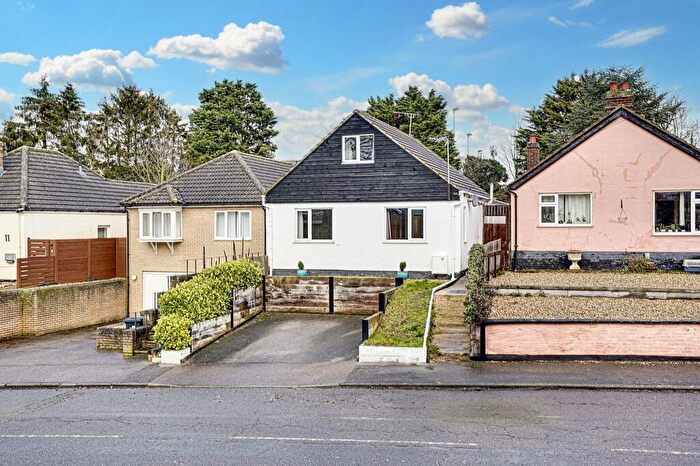 4 Bedroom Detached House For Sale In New Cheveley Road, Newmarket, CB8