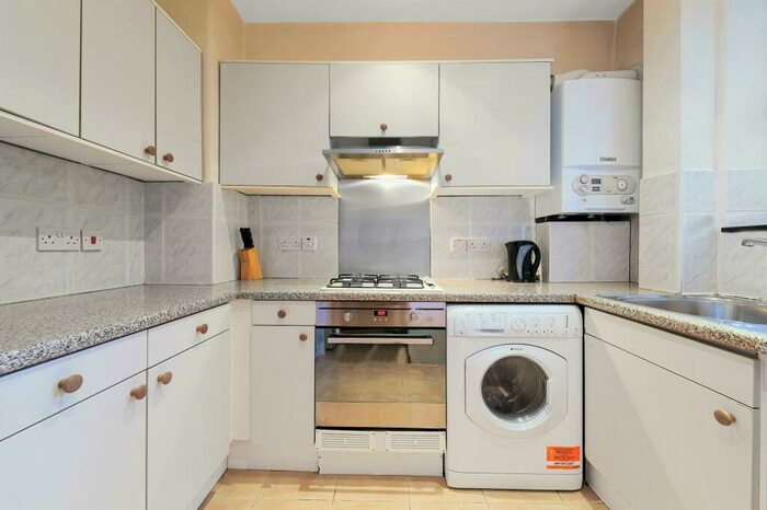 2 Bedroom Flat To Rent In Kennington Oval, London, SE11