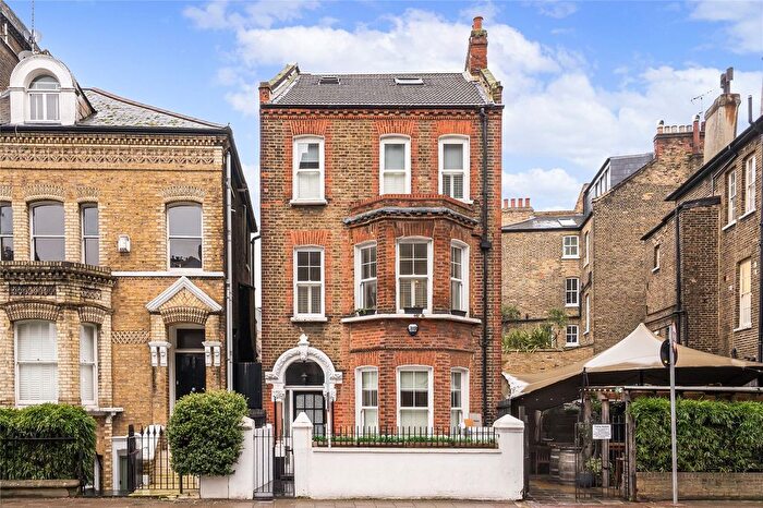 6 Bedroom End Of Terrace House For Sale In Parkgate Road, London, SW11
