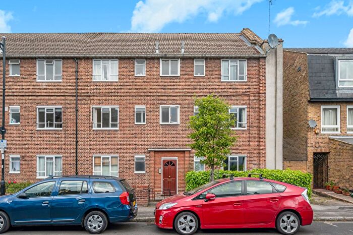 1 Bedroom Flat For Sale In Dovey Lodge, Bewdley Street, N1