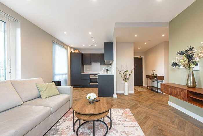 1 Bedroom Flat For Sale In Medawar Drive, Mill Hill, London, NW7