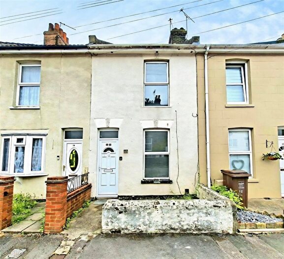 3 Bedroom Terraced House For Sale In Collis Street, Rochester, ME2