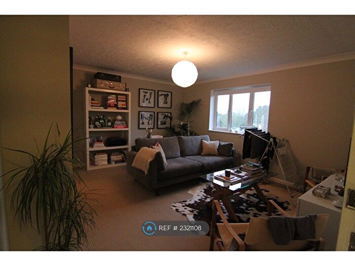 1 Bedroom Flat To Rent In Mowbray Road, London, SE19