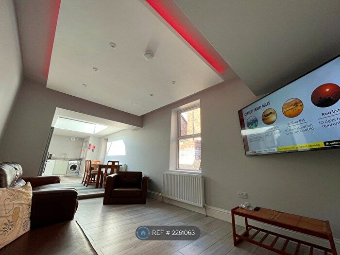 7 Bedroom Terraced House To Rent In Pppw Manor House Road, Newcastle Upon Tyne, NE2