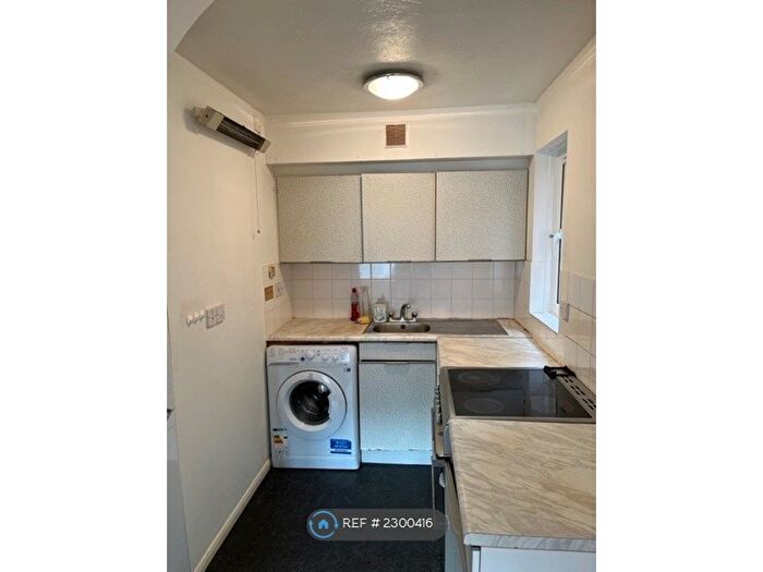 Studio To Rent In Perry Avenue, Acton, W3