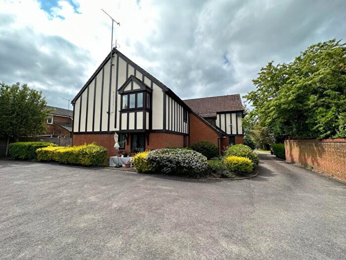 2 Bedroom Apartment To Rent In Yew Tree Drive, Bovingdon, Hemel Hempstead, HP3