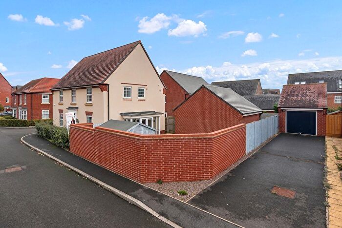 4 Bedroom Detached House For Sale In Claydon Avenue, Barton Seagrave, NN15