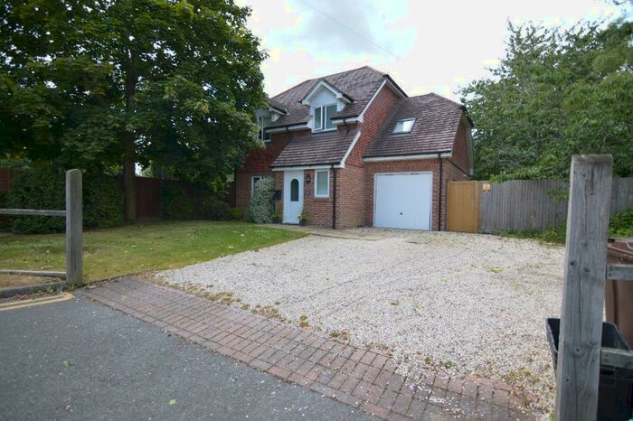4 Bedroom Detached House To Rent In Gorse Ride North, Finchampstead, RG40