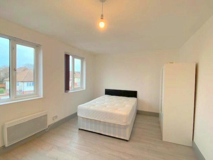 Studio To Rent In Oldfield Circus, Greenford UB5