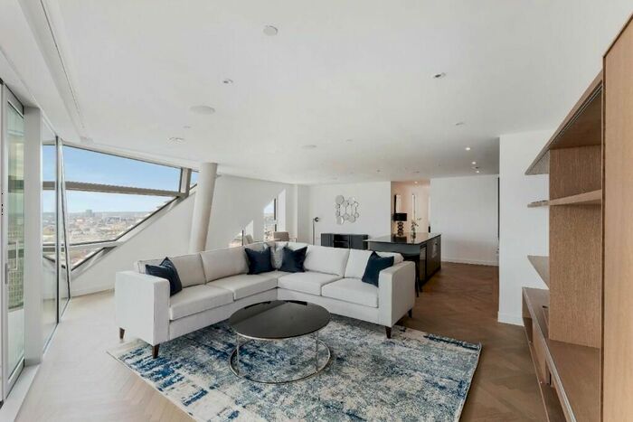 2 Bedroom Flat To Rent In Southwark Bridge Road, London, Elephant And Castle, SE1