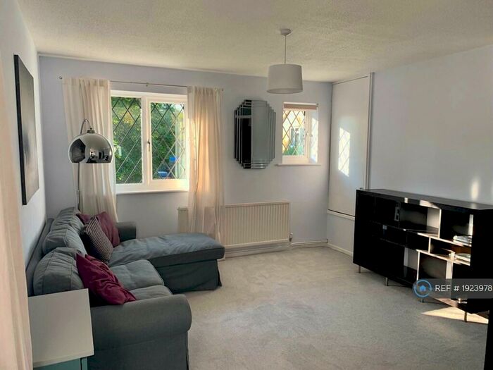 1 Bedroom Maisonette To Rent In The Willows, Reading, RG4