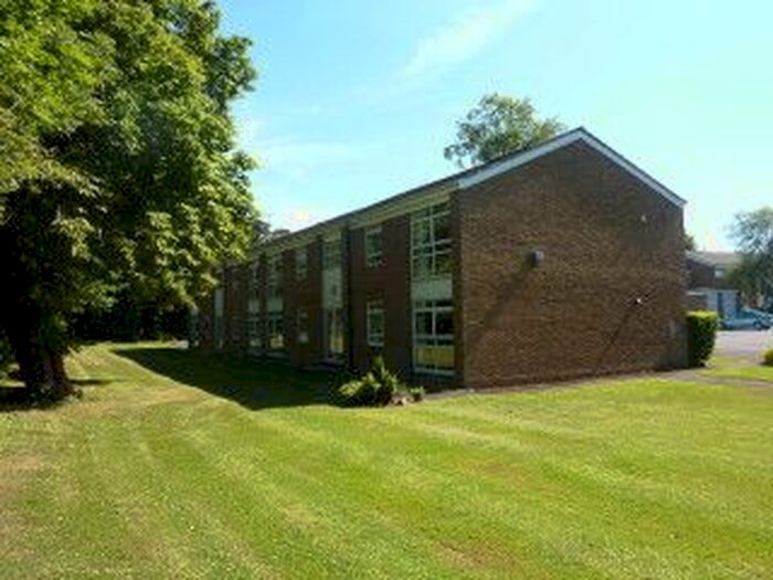 2 Bedroom Flat To Rent In Moss Lane, Pinner, HA5