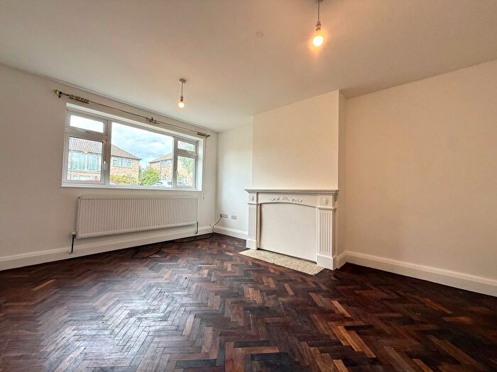 2 Bedroom Flat To Rent In Twickenham Gardens, Harrow Weald, HA3