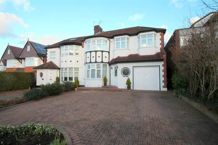 4 Bedroom Semi-Detached House To Rent In Hoodcote Gardens, London, N21