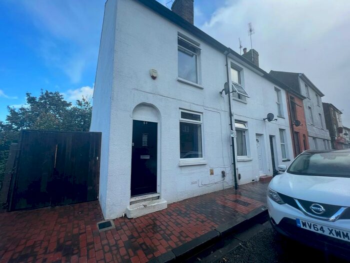 3 Bedroom End Of Terrace House To Rent In East Street, Sittingbourne, ME10