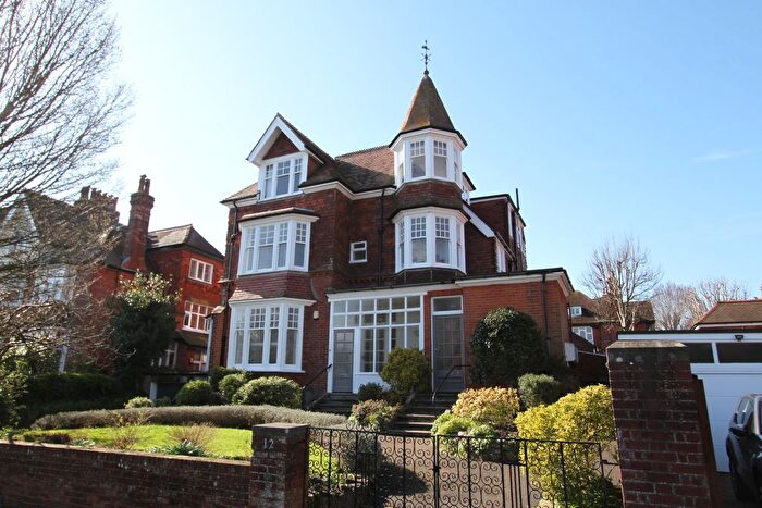 3 Bedroom Flat For Sale In Milnthorpe Road, Eastbourne, BN20