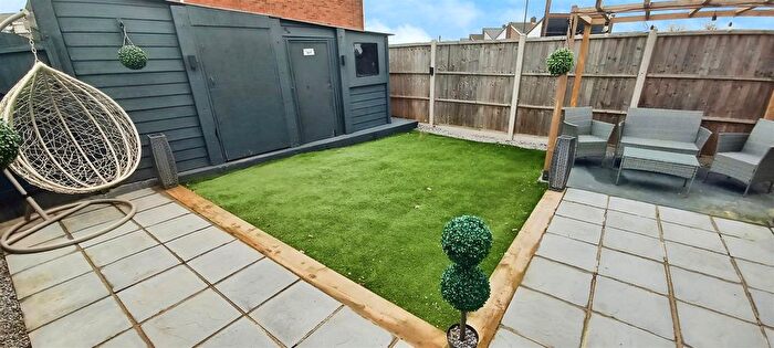 2 Bedroom End Of Terrace House For Sale In St. Pauls Close, Rochester, ME2