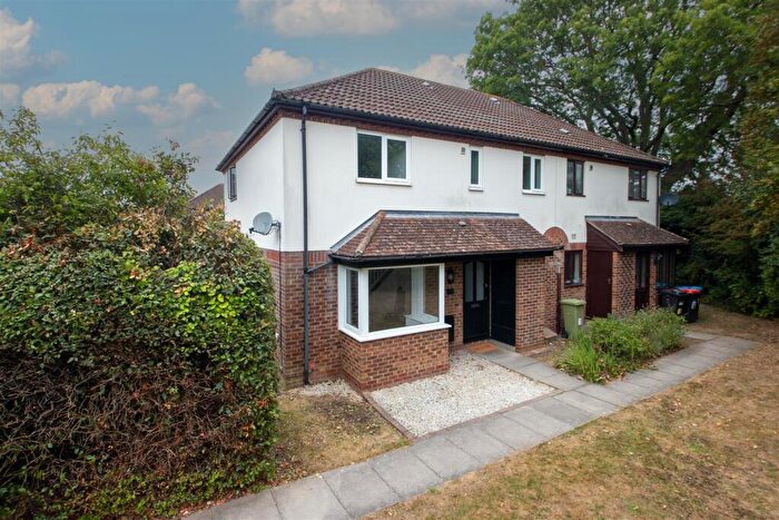 2 Bedroom End Of Terrace House To Rent In Studley Knapp, Walnut Tree, MK7