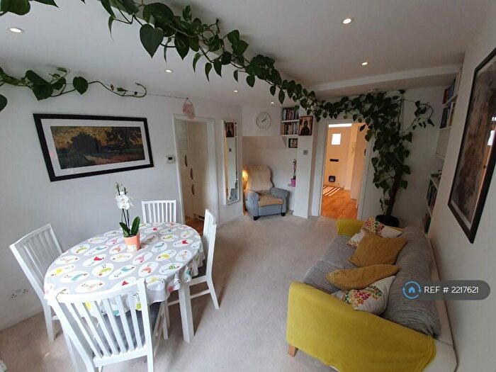 2 Bedroom Maisonette To Rent In Walker House, London, SE16