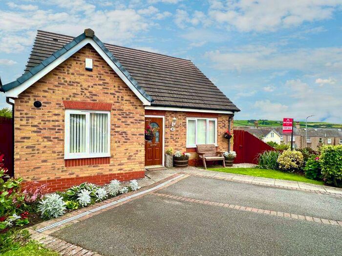 4 Bedroom Detached Bungalow For Sale In Copperas Close Lowca, CA28