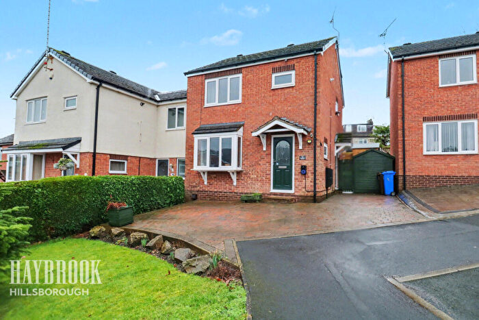 3 Bedroom Detached House For Sale In Rowborn Drive, Sheffield, S35