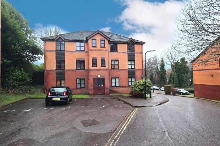2 Bedroom Flat For Sale In Briarswood, Southampton, SO16