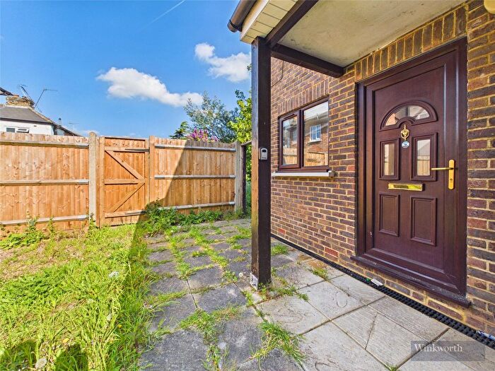 1 Bedroom Flat To Rent In Brighton Road, Surbiton, KT6