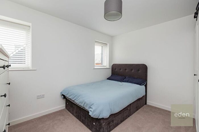 2 Bedroom Flat For Sale In Waterman Way, Wouldham, ME1
