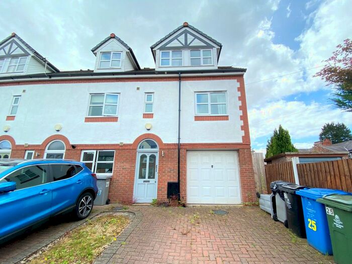 4 Bedroom Semi-Detached House To Rent In Greenbank Road, Sale, Greater Manchester, M33