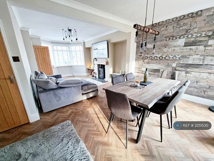 2 Bedroom Terraced House To Rent In Reldene Drive, Hull, HU5